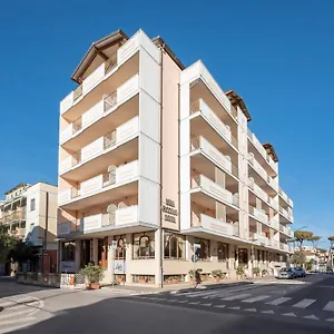 Hotel Lola Piccolo E